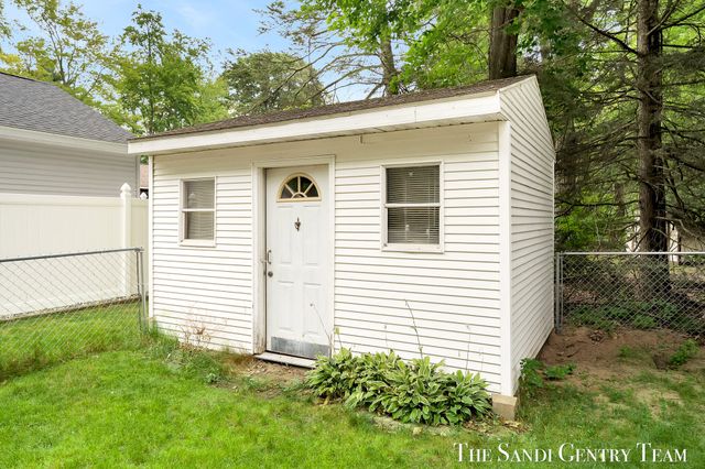 18362 168th Avenue, Spring Lake Twp, MI 49456