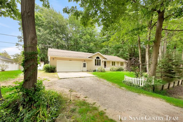 18362 168th Avenue, Spring Lake Twp, MI 49456