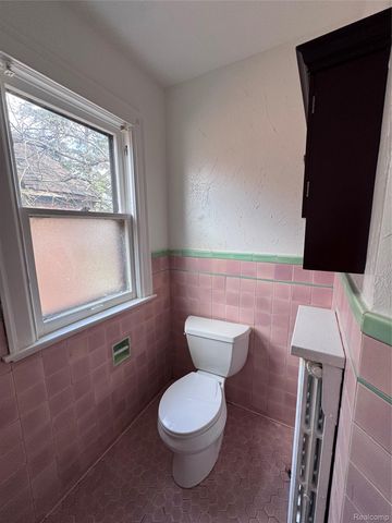 16814 Parkside Street, Detroit, MI 48221
