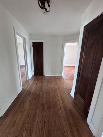 16814 Parkside Street, Detroit, MI 48221