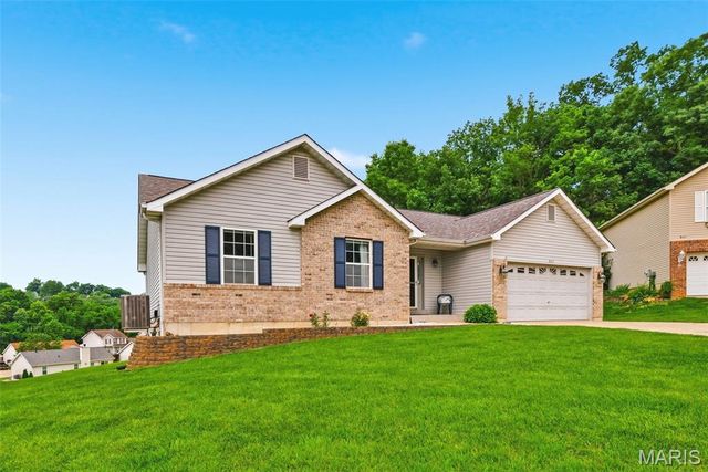 805 Sundance Court, Fenton, MO 63026