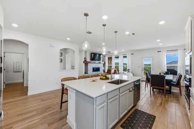 6700 Cliff Rose DR, Spicewood, TX 78669