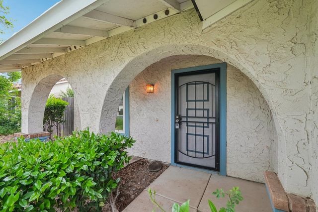 4117 Ashgrove Way, Sacramento, CA 95826