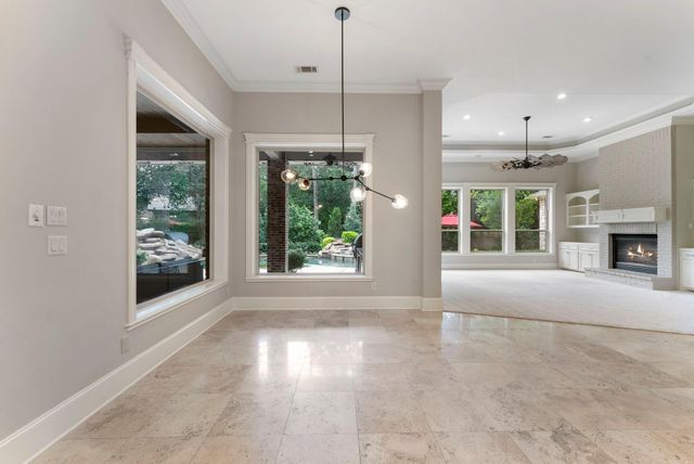 2 Hunnewell Way, The Woodlands, TX 77382
