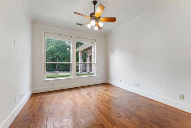 2 Hunnewell Way, The Woodlands, TX 77382