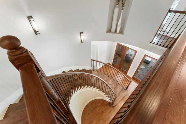 2 Hunnewell Way, The Woodlands, TX 77382