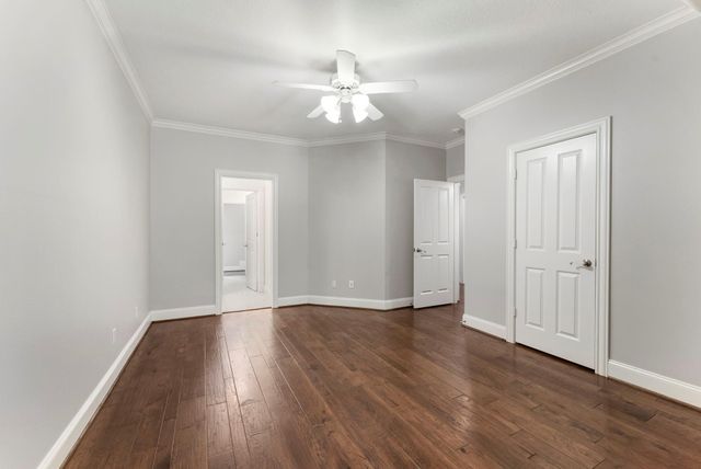2 Hunnewell Way, The Woodlands, TX 77382