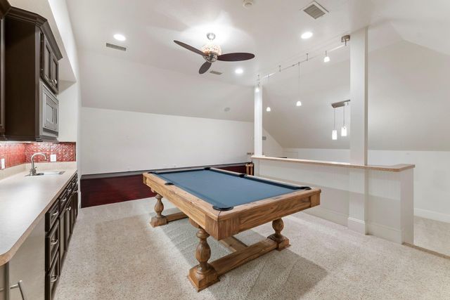 2 Hunnewell Way, The Woodlands, TX 77382