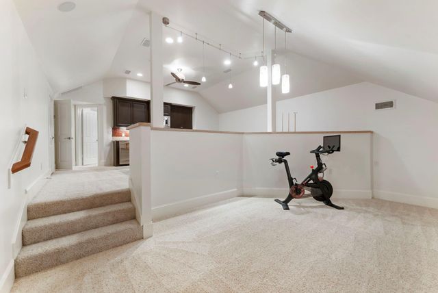 2 Hunnewell Way, The Woodlands, TX 77382