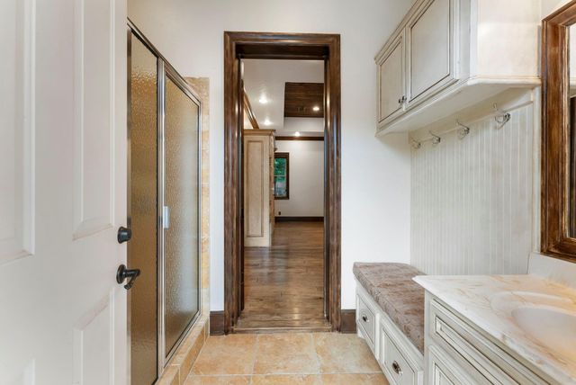 2 Hunnewell Way, The Woodlands, TX 77382