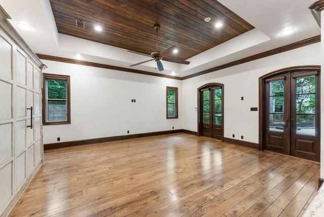 2 Hunnewell Way, The Woodlands, TX 77382