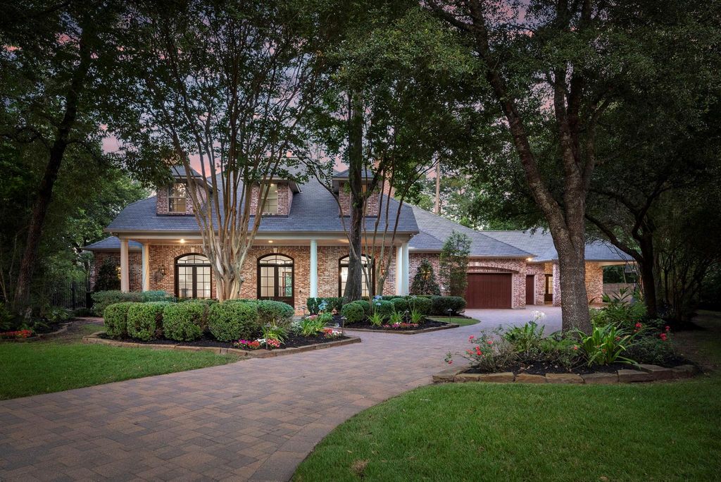 2 Hunnewell Way, The Woodlands, TX 77382