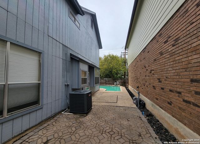 5955 Heatherview, San Antonio, TX 78249