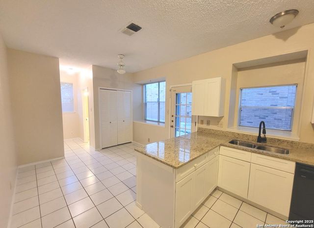 5955 Heatherview, San Antonio, TX 78249