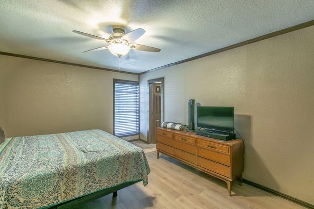 3105 Oakridge Drive, Corsicana, TX 75110