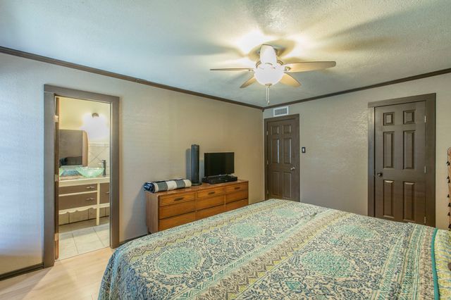 3105 Oakridge Drive, Corsicana, TX 75110