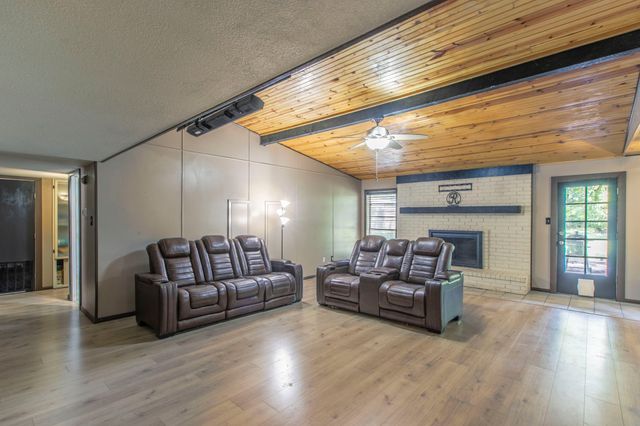 3105 Oakridge Drive, Corsicana, TX 75110