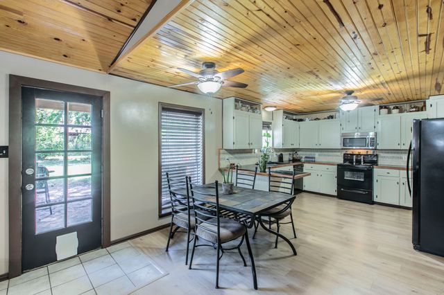 3105 Oakridge Drive, Corsicana, TX 75110