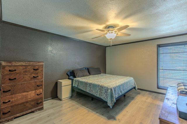3105 Oakridge Drive, Corsicana, TX 75110