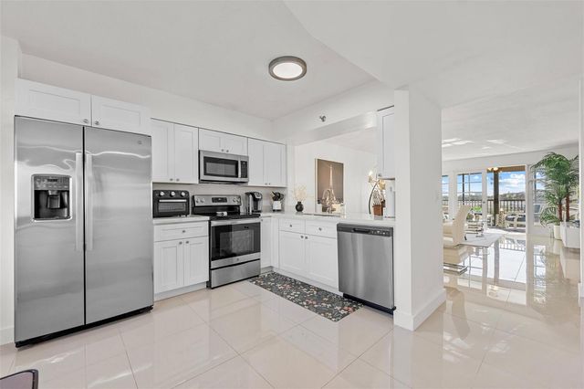 2202 S Cypress Bend Drive 606, Pompano Beach, FL 33069