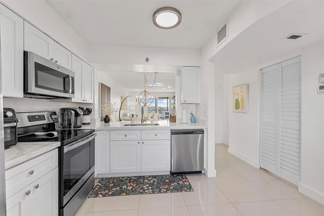 2202 S Cypress Bend Drive 606, Pompano Beach, FL 33069