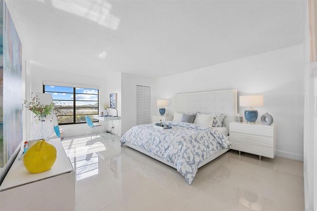 2202 S Cypress Bend Drive 606, Pompano Beach, FL 33069