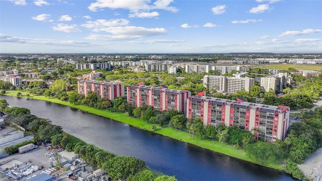 2202 S Cypress Bend Drive 606, Pompano Beach, FL 33069