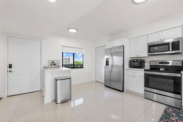 2202 S Cypress Bend Drive 606, Pompano Beach, FL 33069