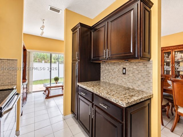 18772 NW 80th Ct, Hialeah, FL 33015