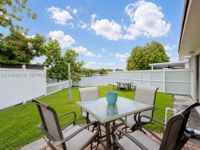 18772 NW 80th Ct, Hialeah, FL 33015