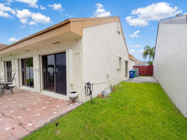 18772 NW 80th Ct, Hialeah, FL 33015