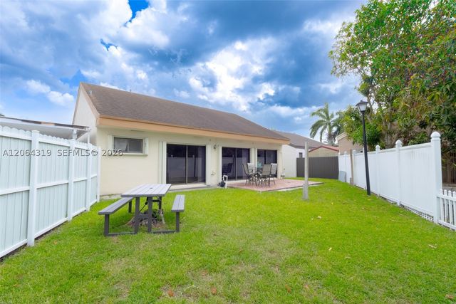18772 NW 80th Ct, Hialeah, FL 33015