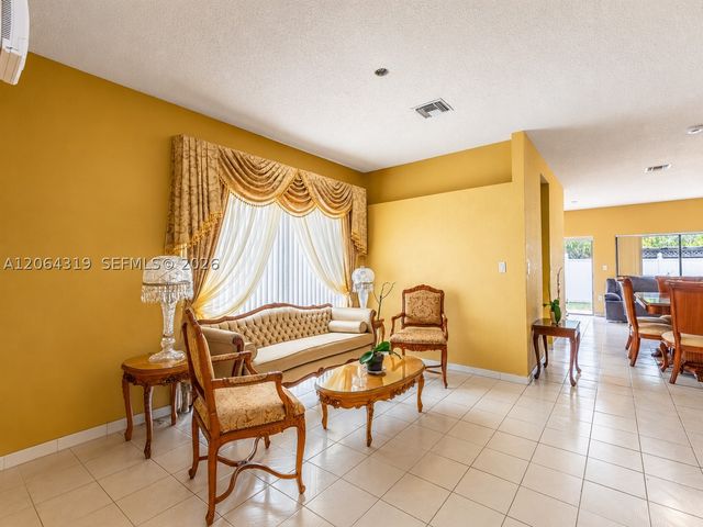 18772 NW 80th Ct, Hialeah, FL 33015