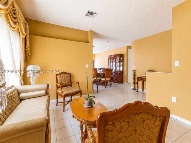 18772 NW 80th Ct, Hialeah, FL 33015