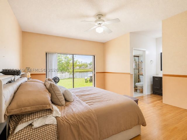 18772 NW 80th Ct, Hialeah, FL 33015