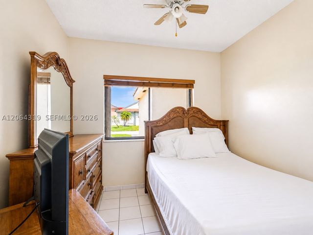 18772 NW 80th Ct, Hialeah, FL 33015