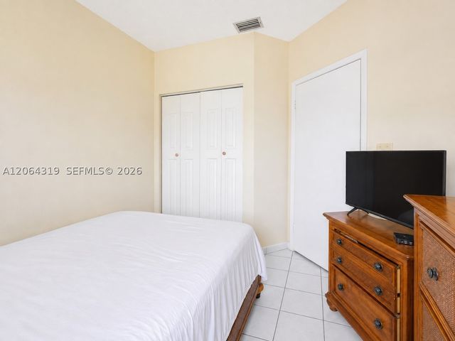 18772 NW 80th Ct, Hialeah, FL 33015