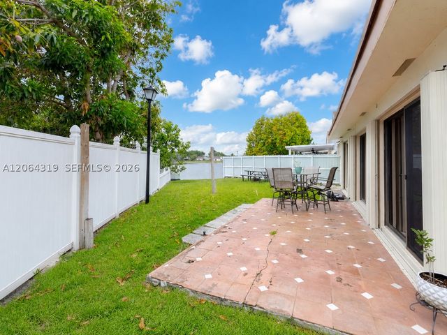 18772 NW 80th Ct, Hialeah, FL 33015