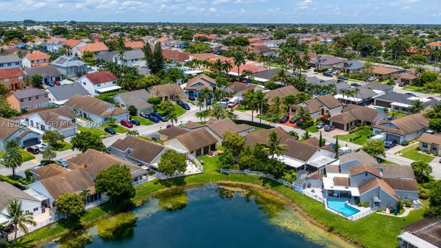 18772 NW 80th Ct, Hialeah, FL 33015
