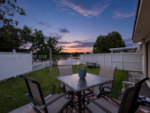 18772 NW 80th Ct, Hialeah, FL 33015