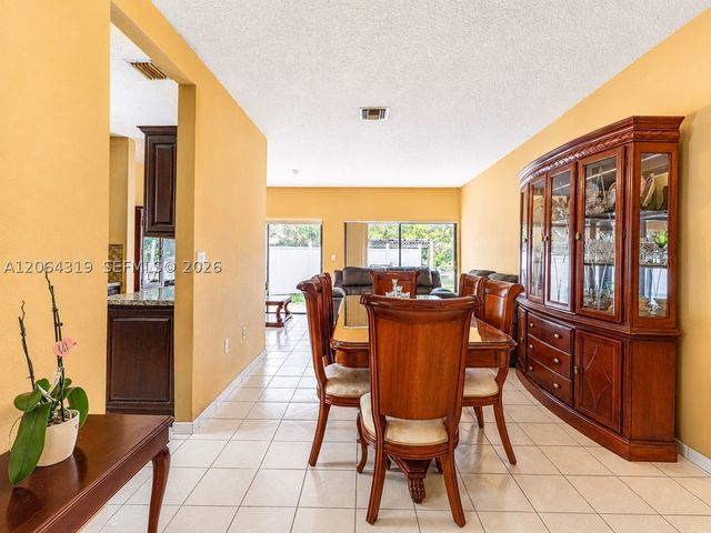 18772 NW 80th Ct, Hialeah, FL 33015