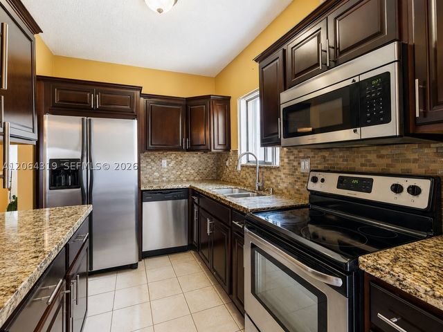 18772 NW 80th Ct, Hialeah, FL 33015