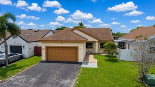 18772 NW 80th Ct, Hialeah, FL 33015