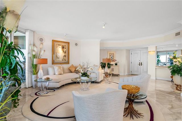 4021 Gulf Shore BLVD N # 903, Naples, FL 34103