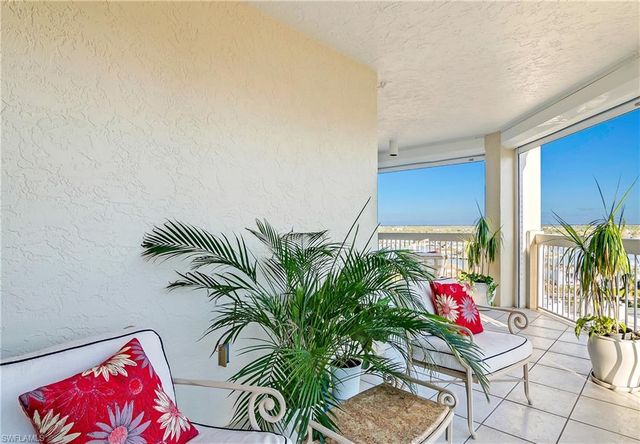 4021 Gulf Shore BLVD N # 903, Naples, FL 34103