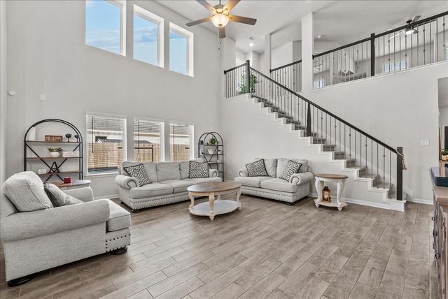 297 Twin Lakes Boulevard W, West Columbia, TX 77486