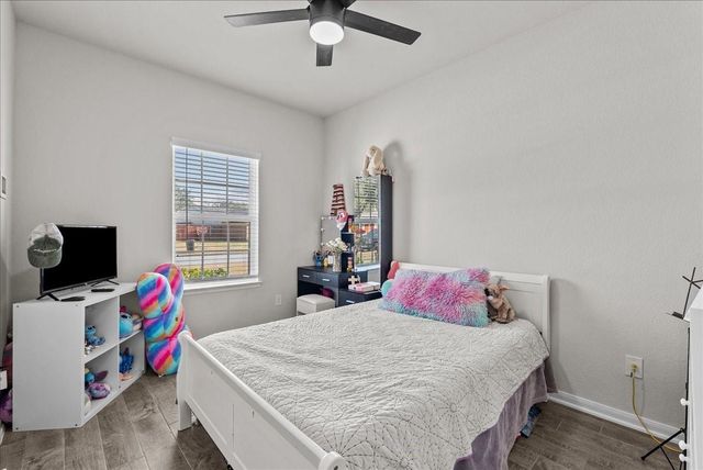 297 Twin Lakes Boulevard W, West Columbia, TX 77486