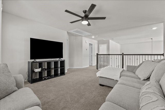 297 Twin Lakes Boulevard W, West Columbia, TX 77486