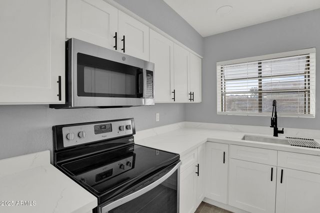 7001 W NORTH Lane, Peoria, AZ 85345