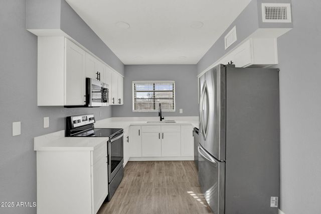 7001 W NORTH Lane, Peoria, AZ 85345